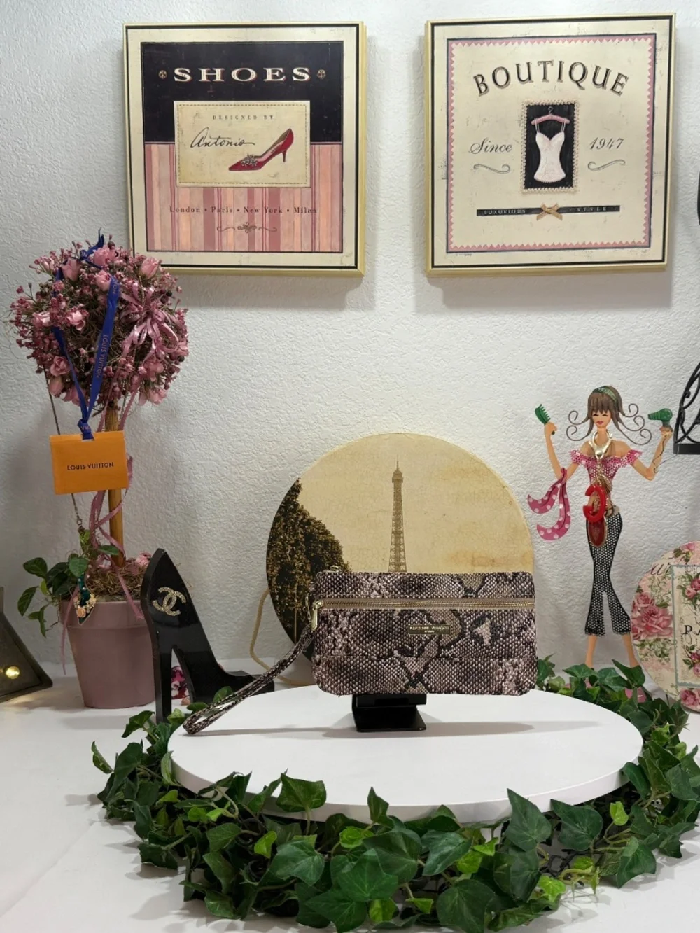 FIERCE ADRIENNE VITTADINI PYTHON WRISTLET/HANDBAG!